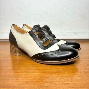 Mona flying Wingtip Oxfords Heeled Shoe